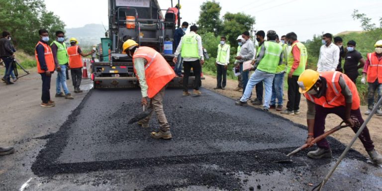 साताऱ्यात झाला विश्वविक्रम…!!; एका दिवसात ३९.६७१ किलोमीटरचा तयार झाला रस्ता