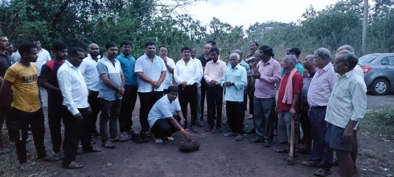 आ. वैभव नाईक यांच्या उपस्थितीत माळगाव हुमरोसवाडी रस्त्याचे भूमिपूजन