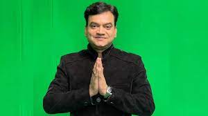 अभिनेता मंगेश देसाई