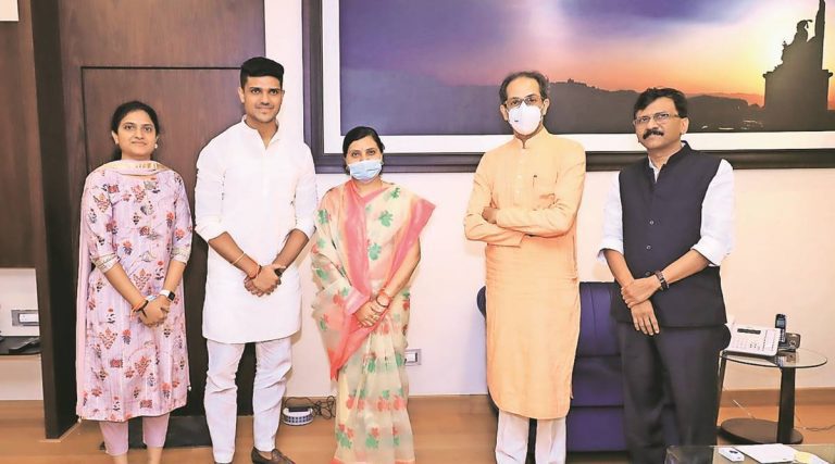 महाराष्ट्राबाहेर शिवसेनेला मिळाली महिला खासदार
