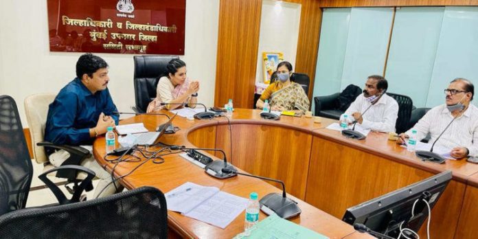 जिल्हाधिकारी निधी चौधरी