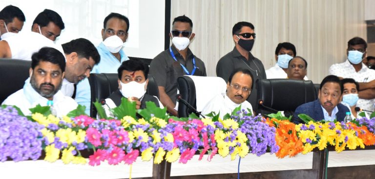 सिंधुदुर्ग जिल्ह्याच्या विकासासाठी सर्वांनी एकोप्याने काम करा, विकासकामांमध्ये राजकारण आणू नका –  उपमुख्यमंत्री अजित पवार