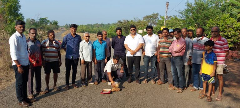 मालवण तालुक्यातील विविध रस्त्यांची आ. वैभव नाईक यांच्या उपस्थितीत भूमिपूजने