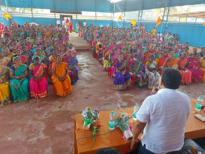 माणगाव येथील शिवसेनेच्या महिला मेळाव्याला उत्स्फूर्त प्रतिसाद