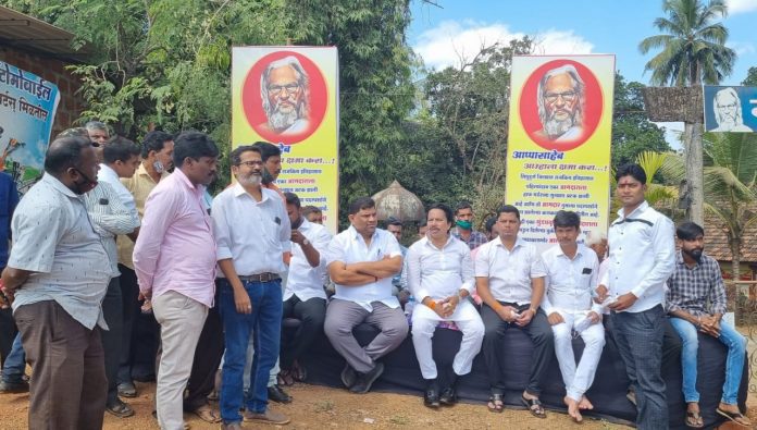 संदेश पारकर यांच्या आत्मक्लेश आंदोलनाला आ. वैभव नाईक यांनी दिली भेट