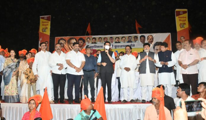 ना. आदित्य ठाकरे यांच्या उपस्थितीत कुडाळात रेकॉर्ड ब्रेक गर्दीत शिमगोत्सव स्पर्धा संपन्न