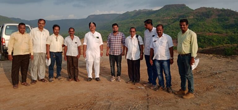 घरांची मा पुनर्वसन मंत्री श्री विजय वडट्टीवार ,महसुल मंत्री मा ना बाळासाहेब थोरात यांचे सुचने वरुन वस्तुनिष्ठ पाहणी करीत असताना