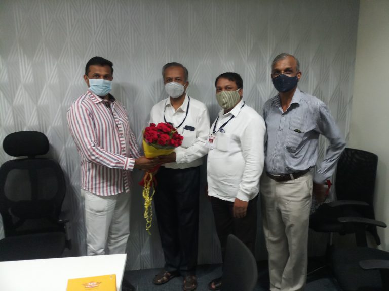 राजपथ इन्फ्राकॉनची रेकॉर्ड ब्रेक कामगिरी करत ‘गिनीज बुक वर्ल्ड रेकॉर्ड रोड व रस्ते बांधणी इन्फ्रास्ट्रक्चर'  क्षेत्रातला विश्वविक्रम’ नोंदवला