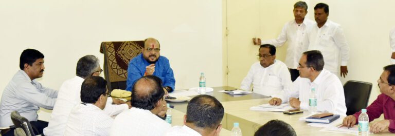 लहान गावांच्या पाणी पुरवठा योजना सौर उर्जेवर चालवा 