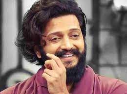 अभिनेता रितेश देशमुखचे ‘वेड’ चित्रपटातून दिगदर्शनात पदार्पण