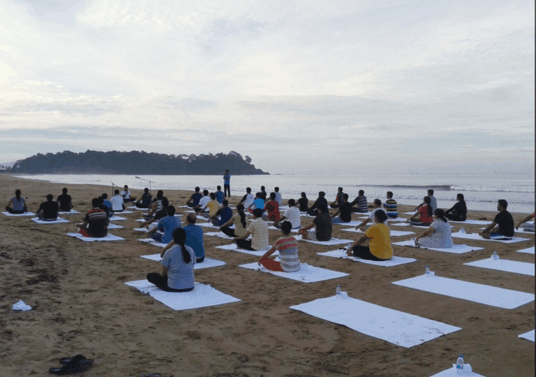 सिंधुदुर्ग: डॉन बॉस्को हायस्कुल ओरोस येथे आज योग दिनाच्या कार्यक्रमाचे आयोजन