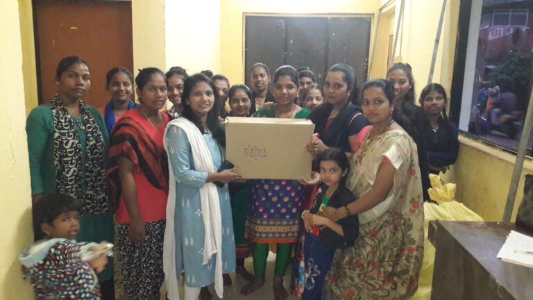 सिंधुदुर्ग: राष्ट्रवादी काँग्रेसच्या 23 व्या वर्धापनदिनानिमित्त राष्ट्रवादी युवती काँग्रेसच्या वतीने युवतींना मोफत सॅनिटरी नॅपकिनचे वाटप