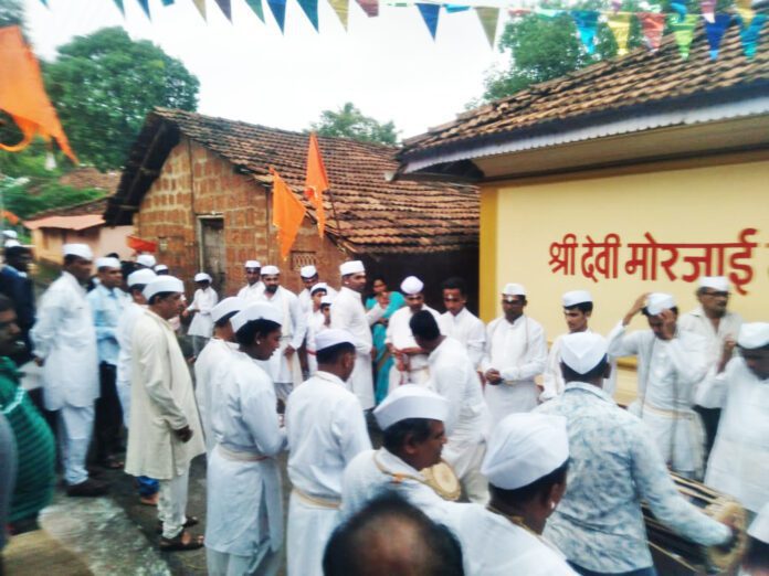 विठ्ठलवाडी येथील दिडीत सहभागी झालेले वारकरी