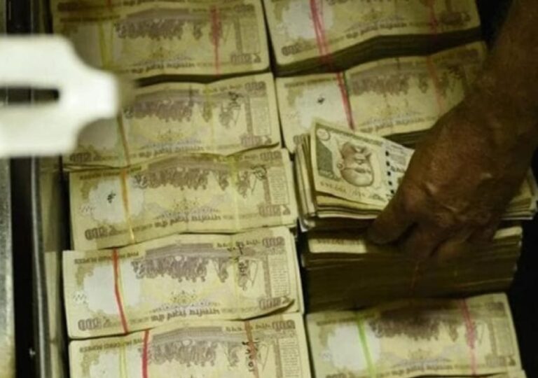 रत्नागिरी : मंडणगडात 4 लाखाच्या पाचशे, हजारच्या जुन्या नोटा जप्त