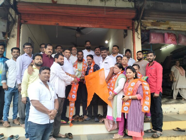 हुमरस गावातील ग्रामस्थांचा आ.वैभव नाईक यांच्या उपस्थितीत शिवसेनेत प्रवेश