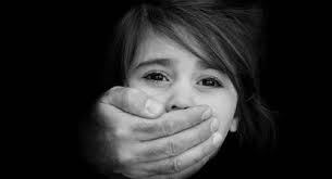 images (2) रत्नागिरीत मुले पळवणारी महिला असल्याच्या गैरसमजातून जमावाने केली मारहाण