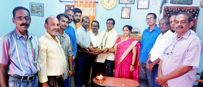 शिक्षक दिनी निवृत्त शिक्षकांचा सन्मान