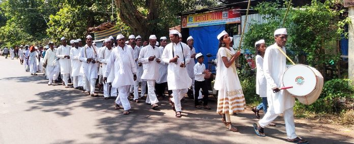 कार्तिक महाएकादशीसाठी वेंगुर्ला ते पंढरपूर अशा पायी वारीचे प्रस्थान झाले आहे.