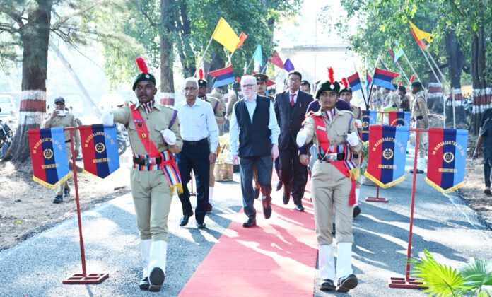 Nack samiti salami खर्डेकर महाविद्यालयाच्या कामाकाजाबाबत नॅक समितीकडून समाधान