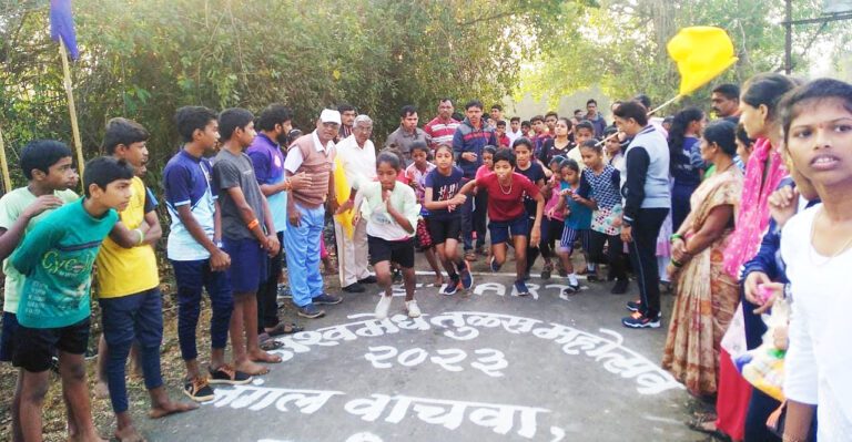 स्वच्छता दौड स्पर्धेत शिवम घोगळे व हेमलता राऊळ प्रथम