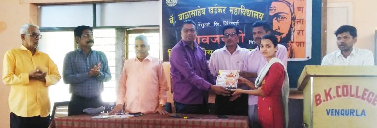 जिल्हास्तरीय वक्तृत्व स्पर्धेत श्रावणी, अंकिता प्रथम