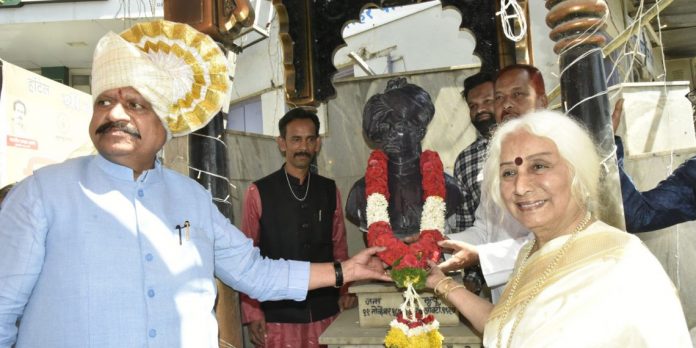 मिरज येथे तयार होणाऱ्या वाद्यांचे मार्केटिंग करण्यासाठी मॉल उभारणार