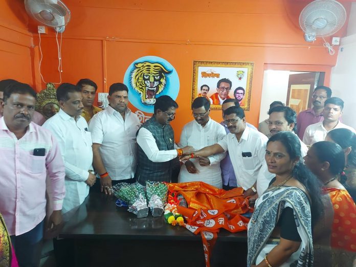 वारगावचे माजी सरपंच एकनाथ कोकाटे शिवसेनेत वारगावचे माजी सरपंच एकनाथ कोकाटे शिवसेनेत