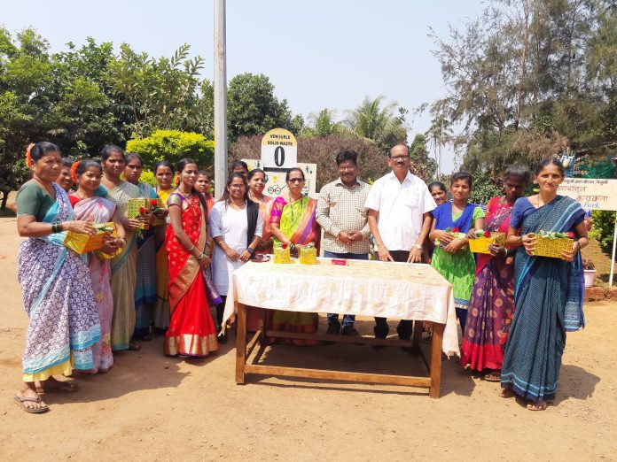 वेंगुर्ला नगरपरिषद स्वच्छता दूत महिला कर्मचारी यांचा महिलादिनी सन्मान
