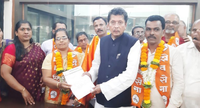 दाभोली ग्रामपंचायतच्या उपसरपंच व सदस्यांचा शिवसेना पक्षात प्रवेश
