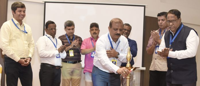 Kaju Baithak Udghatan काजू उद्योग