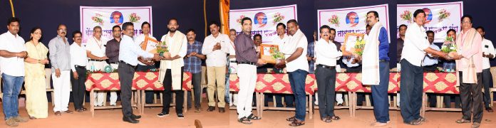 तालुका पत्रकार संघाचे पुरस्कार प्रदान