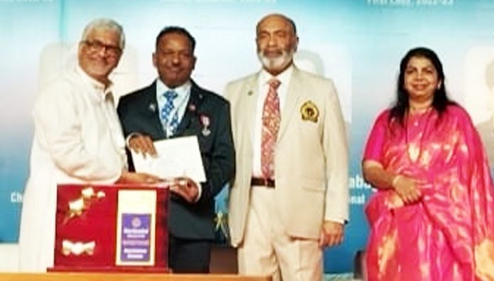 राजेश घाटवळ यांना रोटरीचा प्रतिष्ठेचा अॅवॉर्ड प्रदान
