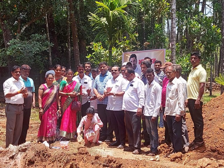 Sindhudurg: तेंडोली गावात २ कोटीच्या जलजीवन मिशन नळपाणी योजनेचे आ. वैभव नाईक यांच्या हस्ते भूमिपूजन