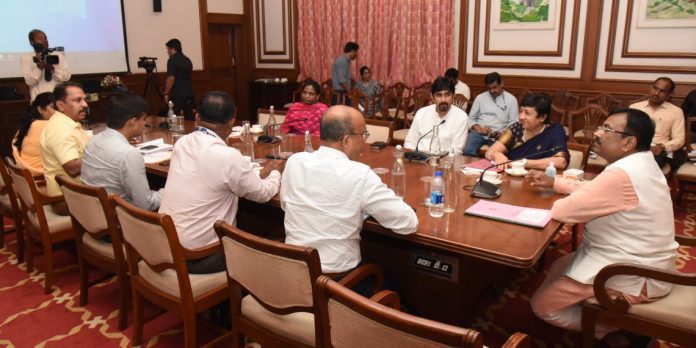 राज्यात निम खारे पाण्यातील मत्स्यसंवर्धनाला प्राधान्य राज्यात निम खारे पाण्यातील मत्स्यसंवर्धनाला प्राधान्य