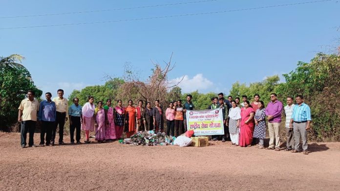 Kandalvan Swachyta कांदळवनाची स्वच्छता