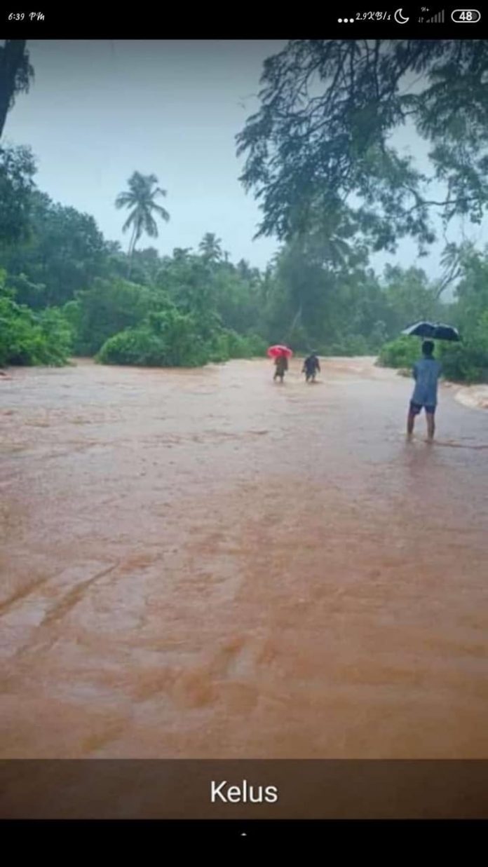 आंदुर्ले मुणगी गावात नदीच्या पाण्याचा शिरकाव