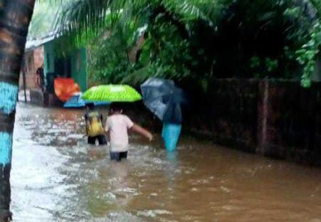 वायरी जाधववाडीत घरा घरात पाणी