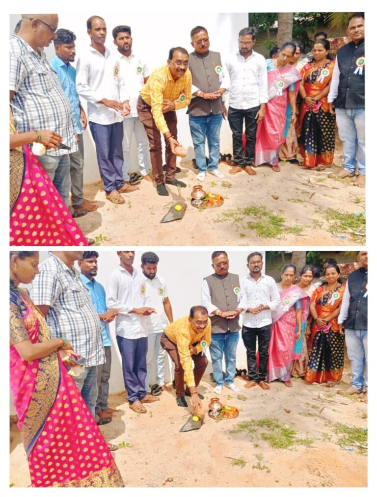 वेंगुर्ले गटविकास अधिकारी दिनेश पाटकर यांच्या शुभहस्ते वाॅटर एटीएमचे भूमिपूजन