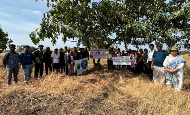 ‘घुंगुरकाठी’ संस्थेच्या पुढाकाराने कुडोपी येथील ऐतिहासिक कातळशिल्प परिसरात स्वच्छता उपक्रम