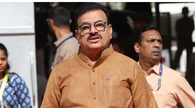 चिपळूण निवडणुकीत ठाकरे गटात उफाळली फूट; आमदार भास्कर जाधवांच्या भूमिकेमुळे खळबळ