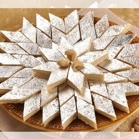 kaju katli चांदी महागल्याने मिठाईची चमक कमी