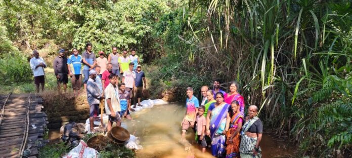 आडाळी ग्रामस्थांचा आदर्शवत उपक्रम आडाळी ग्रामस्थांचा आदर्शवत उपक्रम