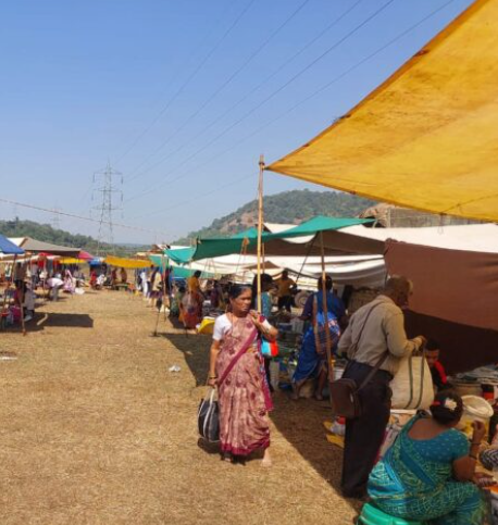 खारेपाटण आठवडा बाजारात सहा मोबाईलची चोरी खारेपाटण आठवडा बाजारात सहा मोबाईलची चोरी, एकच खळबळ