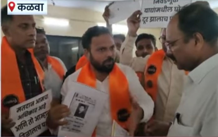 मनसेची निवडणूक कार्यालयात तोडफोड मनसेची निवडणूक कार्यालयात तोडफोड