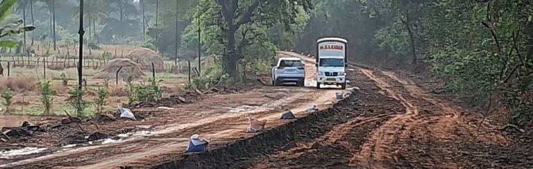 मुळस – बांबर्डे  रस्ता  बनला धोक्याचा कॉरिडॉर