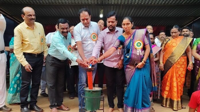 शालेय कला व क्रीडा महोत्सवाचे शिवडाव येथे दिमाखात उद्घघाटन शालेय कला व क्रीडा महोत्सवाचे शिवडाव येथे दिमाखात उद्घघाटन