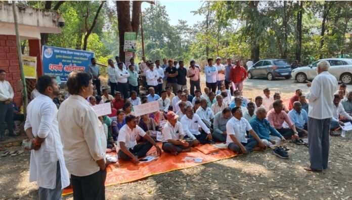शाळा बंदीच्या निर्णयाने सिंधुदुर्गातील विद्यार्थ्यांचे भवितव्य धोक्यात