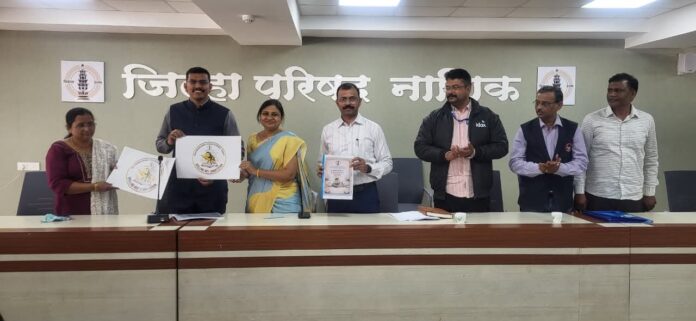 ‘स्पेलिंग बी वर्ड बँक1 ‘स्पेलिंग बी वर्ड बँक’ व अधिकृत लोगोचे मुख्य कार्यकारी अधिकारी ओमकार पवार यांच्या हस्ते अनावरण