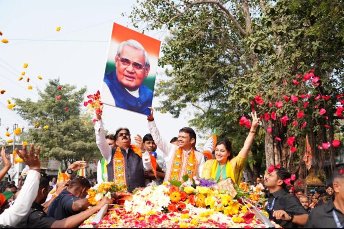 अमरावतीत मुख्यमंत्री फडणवीस यांचा प्रचार रोड शो