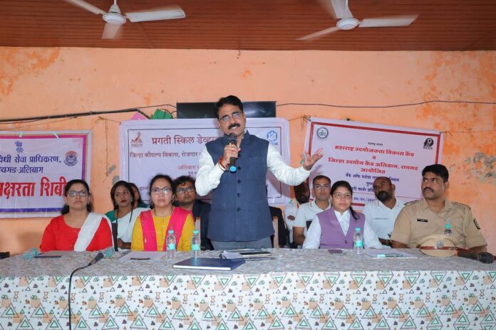 जिल्हा कारागृहातील कौशल्य प्रशिक्षण पूर्ण केलेल्या बंद्यांना प्रमाणपत्रांचे वितरण